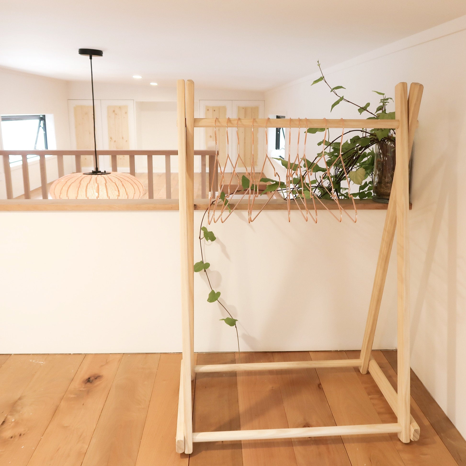 Medium Clothes Rack - variantspaces.com