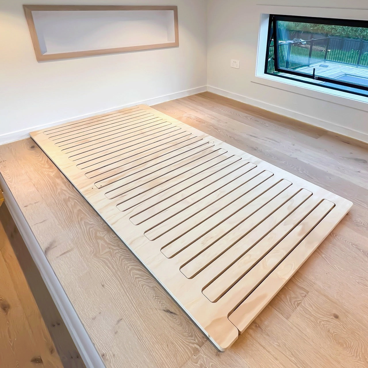 Expandable Floor Bed base in King Single Bed Base Mode